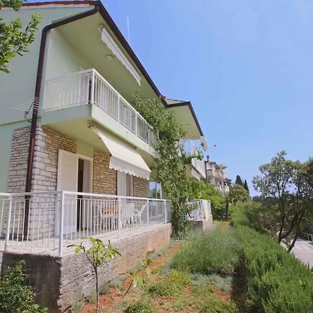 Apartments In Rabac 26466 *
